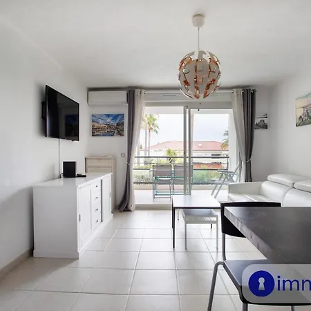 Air-conditioned With Pool St Laurent Du Apartment
