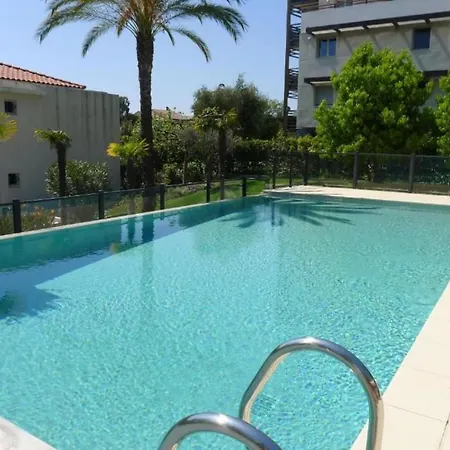 Air-conditioned With Pool St Laurent Du *